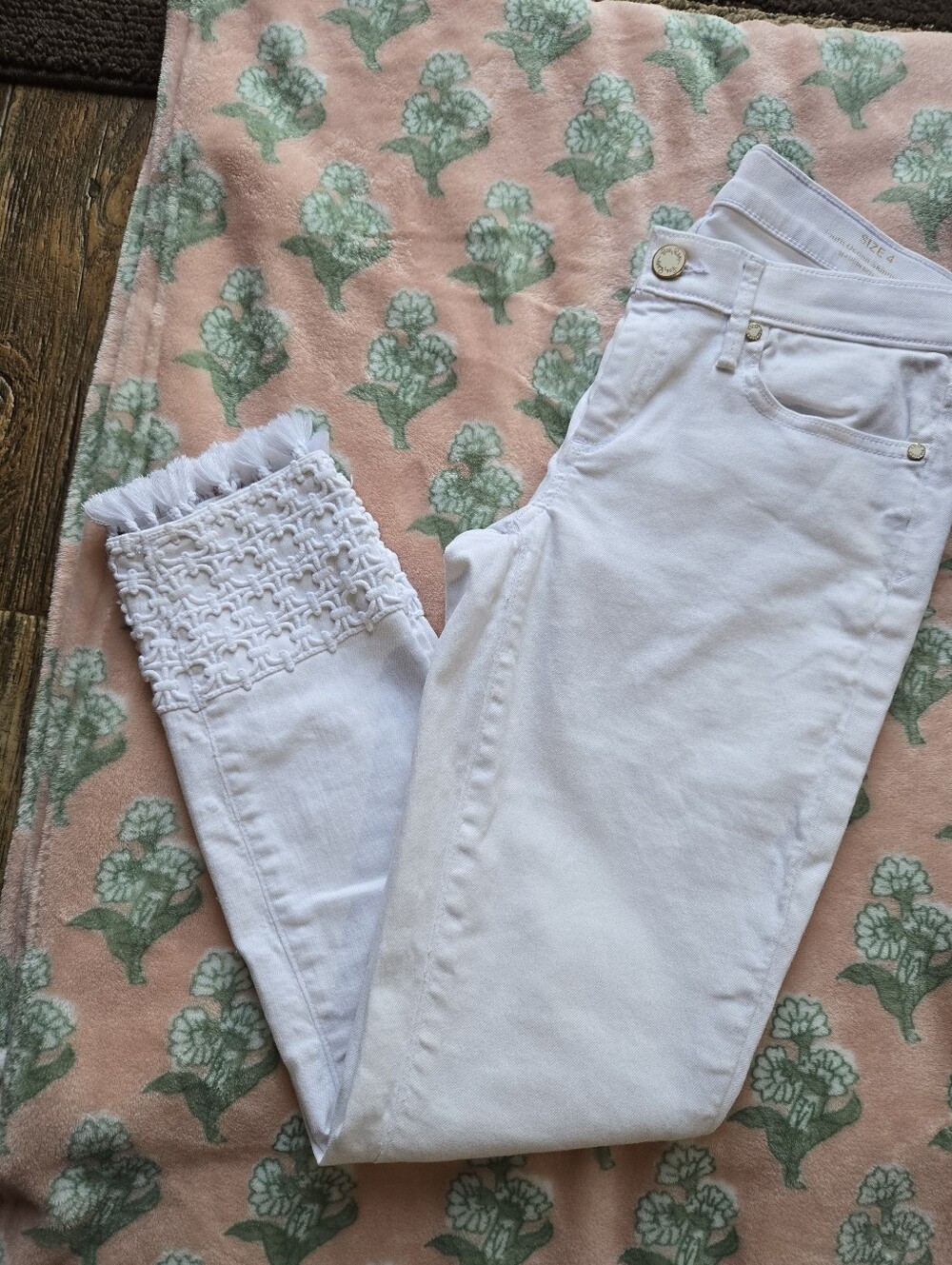 Lily Pulitzer White Skinny Cropped Pants jeans  - Size 4 South Ocean